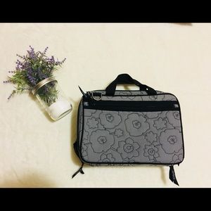 Thirty One Travel Make Up Bag Medium Size